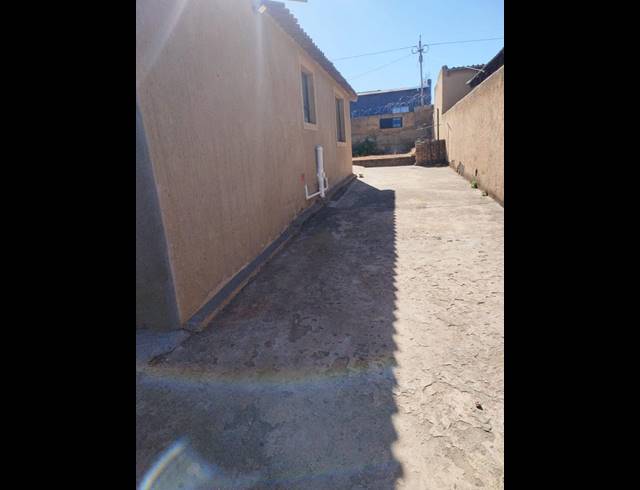 2 BEDROOM HOUSE FOR SALE IN MAPETLA